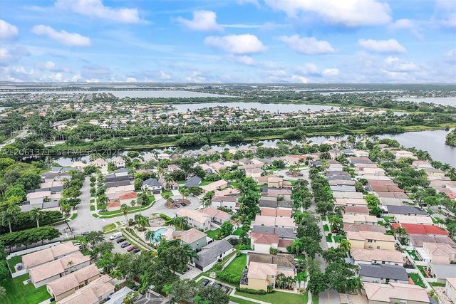 2956 SW 179th Ave, Miramar, FL 33029