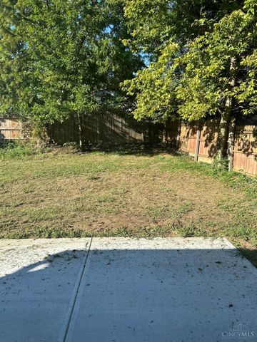 16 E Charlotte Avenue, Wyoming, OH 45215