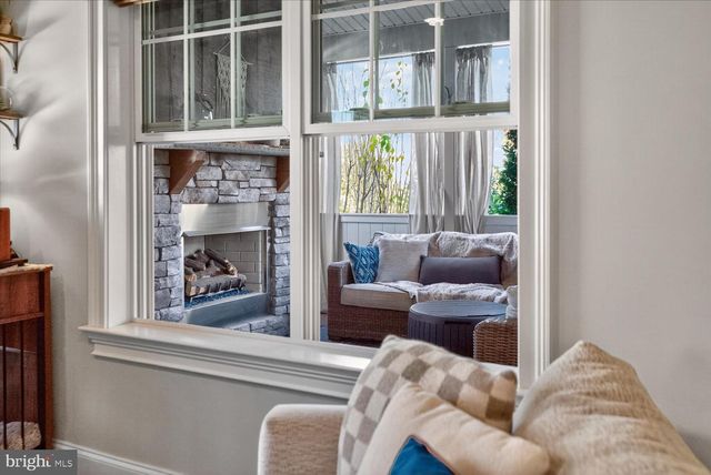 311 ECKER DR, Lititz, PA 17543