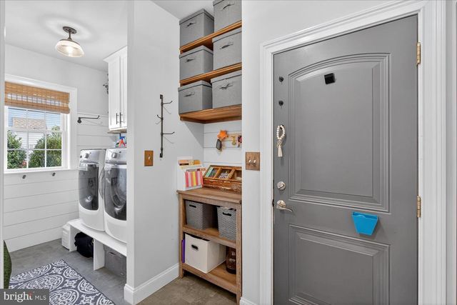 311 ECKER DR, Lititz, PA 17543