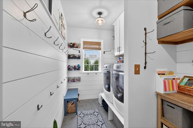 311 ECKER DR, Lititz, PA 17543