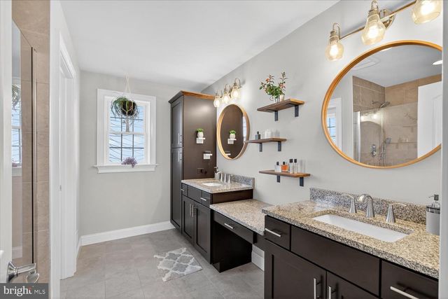 311 ECKER DR, Lititz, PA 17543