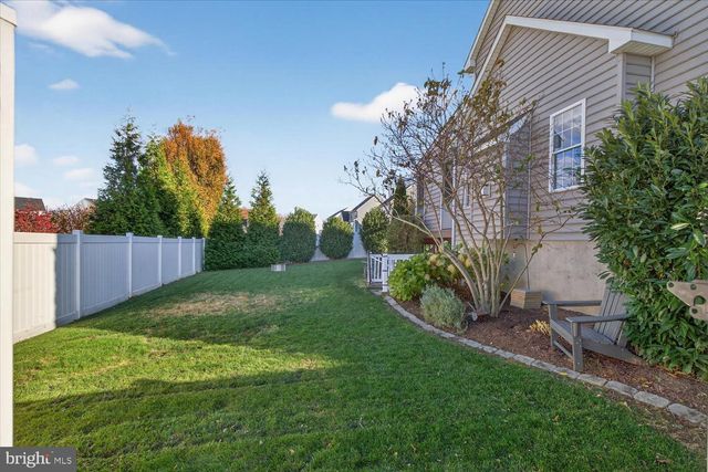 311 ECKER DR, Lititz, PA 17543