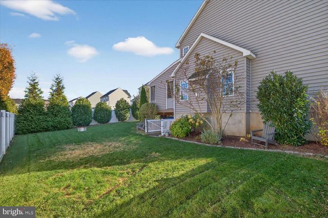 311 ECKER DR, Lititz, PA 17543