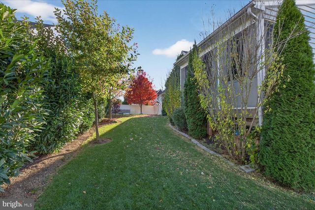 311 ECKER DR, Lititz, PA 17543