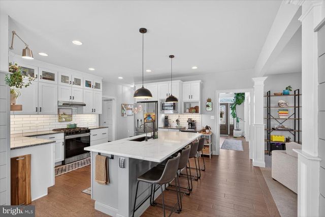 311 ECKER DR, Lititz, PA 17543