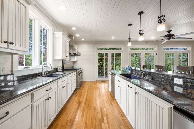 405 Webb Rd, W, Bell Buckle, TN 37020