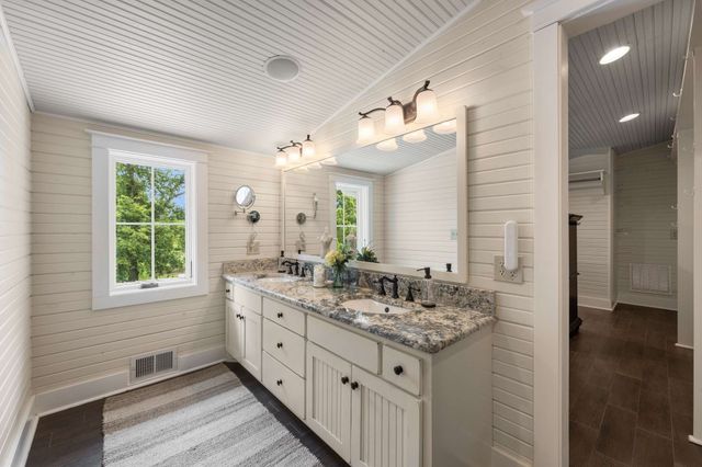 405 Webb Rd, W, Bell Buckle, TN 37020