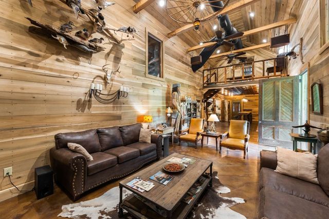 405 Webb Rd, W, Bell Buckle, TN 37020