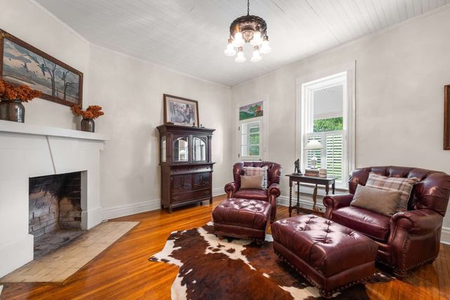 405 Webb Rd, W, Bell Buckle, TN 37020