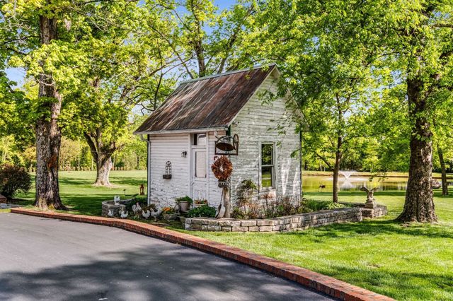 405 Webb Rd, W, Bell Buckle, TN 37020