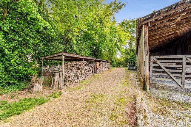 405 Webb Rd, W, Bell Buckle, TN 37020