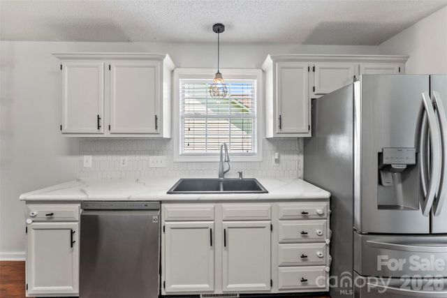 820 Saint Andrews Place, Concord, NC 28025