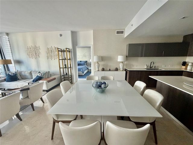 88 SW 7th St 1109, Miami, FL 33130