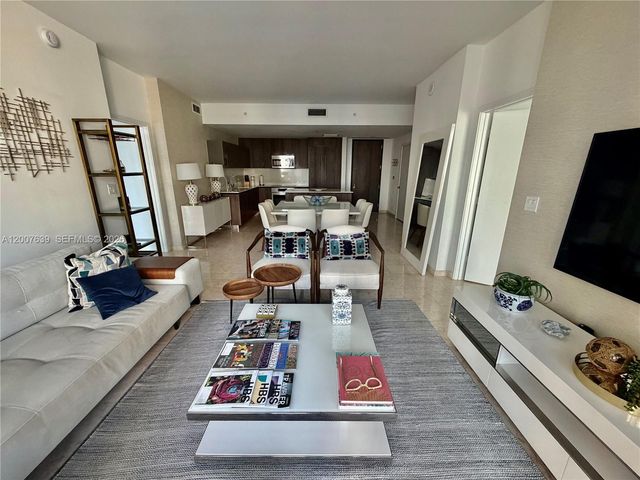 88 SW 7th St 1109, Miami, FL 33130