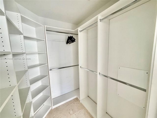 88 SW 7th St 1109, Miami, FL 33130