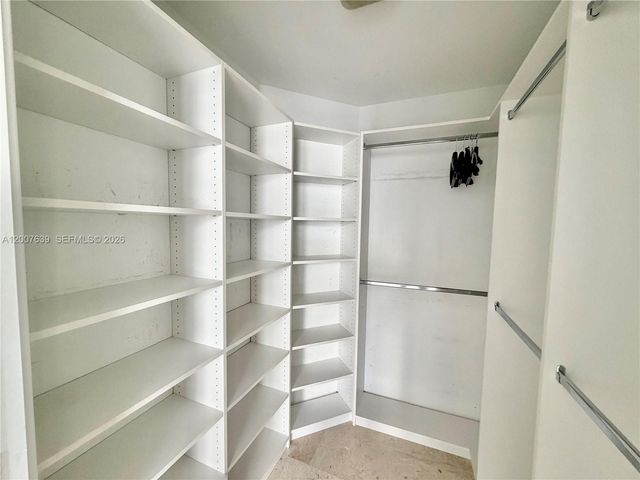 88 SW 7th St 1109, Miami, FL 33130