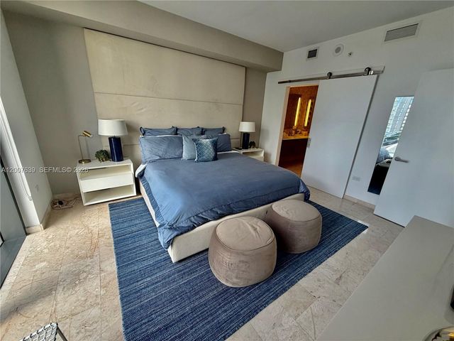 88 SW 7th St 1109, Miami, FL 33130