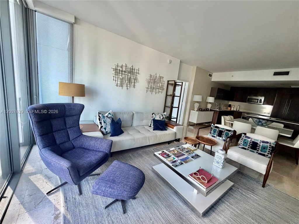 88 SW 7th St 1109, Miami, FL 33130