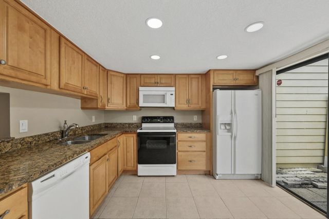 402 Lakewood Court 2b, Jupiter, FL 33458