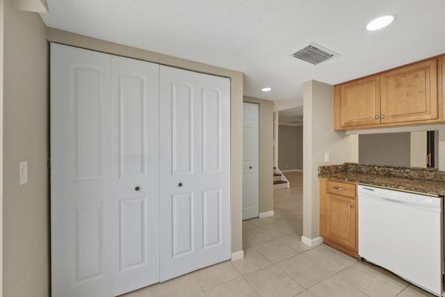 402 Lakewood Court 2b, Jupiter, FL 33458