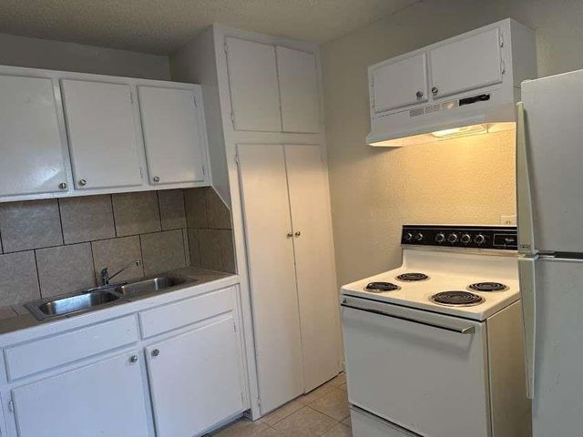 2706 Francis Street 4, Houston, TX 77004