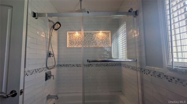 4 Harris Court, Commack, NY 11725
