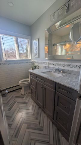 4 Harris Court, Commack, NY 11725