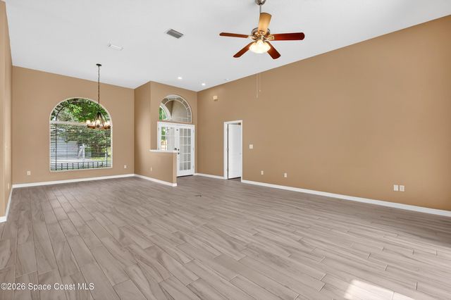 306 Lake Victoria Circle, Melbourne, FL 32940