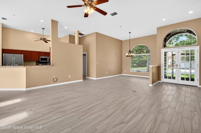 306 Lake Victoria Circle, Melbourne, FL 32940
