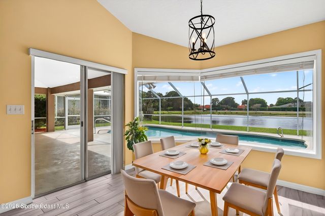 306 Lake Victoria Circle, Melbourne, FL 32940