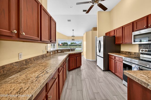 306 Lake Victoria Circle, Melbourne, FL 32940