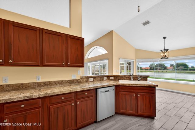306 Lake Victoria Circle, Melbourne, FL 32940