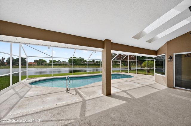 306 Lake Victoria Circle, Melbourne, FL 32940