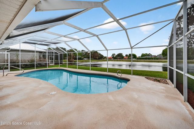 306 Lake Victoria Circle, Melbourne, FL 32940