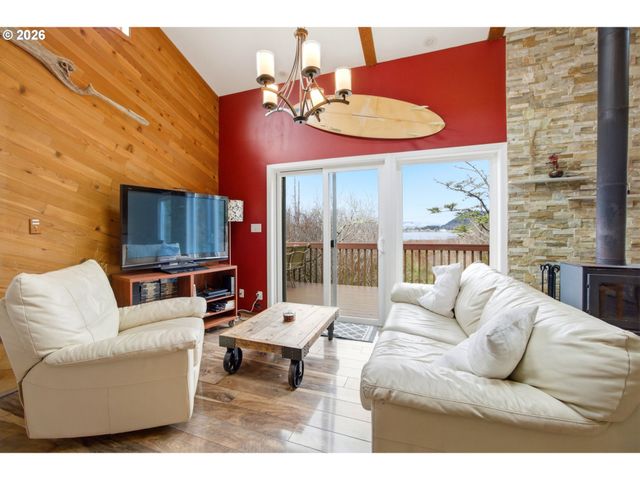 401 N 6TH Ave, Rockaway Beach, OR 97136