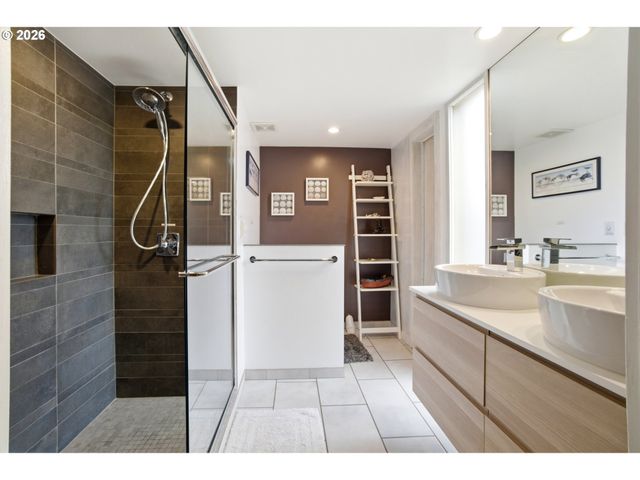 401 N 6TH Ave, Rockaway Beach, OR 97136