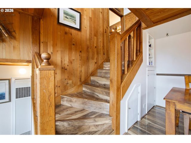 401 N 6TH Ave, Rockaway Beach, OR 97136