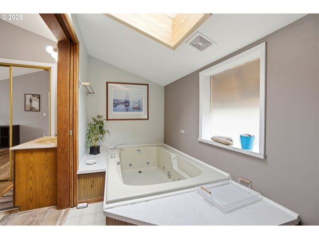 401 N 6TH Ave, Rockaway Beach, OR 97136