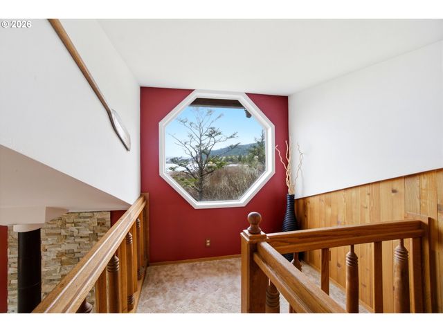 401 N 6TH Ave, Rockaway Beach, OR 97136