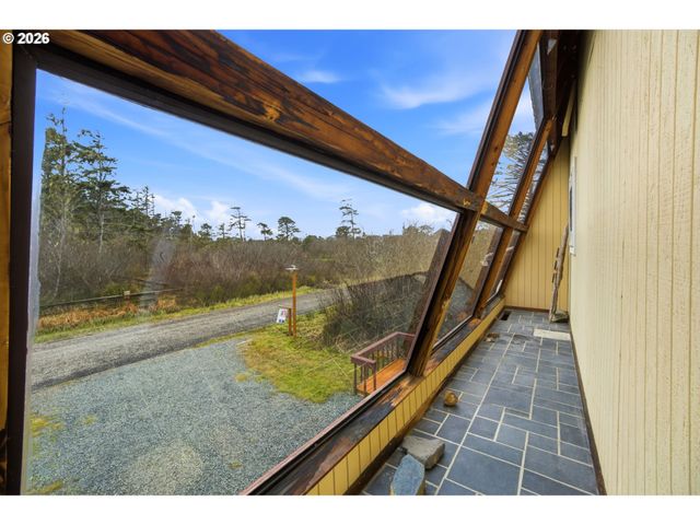 401 N 6TH Ave, Rockaway Beach, OR 97136