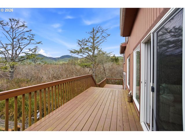 401 N 6TH Ave, Rockaway Beach, OR 97136