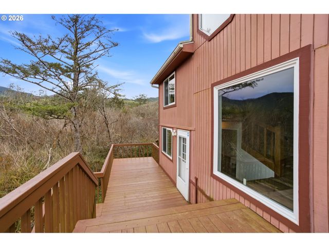 401 N 6TH Ave, Rockaway Beach, OR 97136