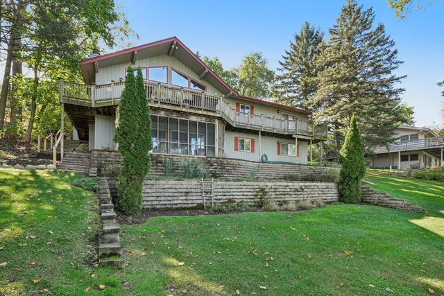 W5706 Bubbling Springs DRIVE, Elkhorn, WI 53121