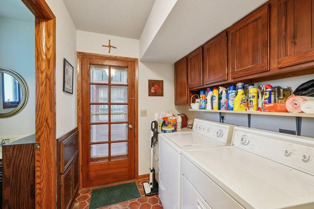 W5706 Bubbling Springs DRIVE, Elkhorn, WI 53121