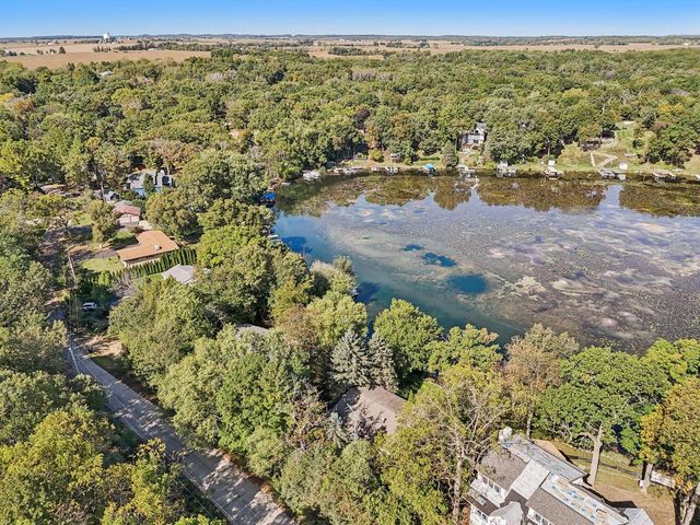 W5706 Bubbling Springs DRIVE, Elkhorn, WI 53121