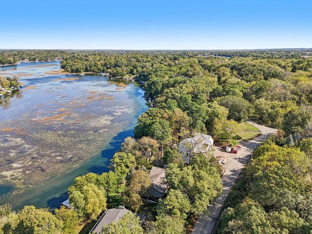 W5706 Bubbling Springs DRIVE, Elkhorn, WI 53121