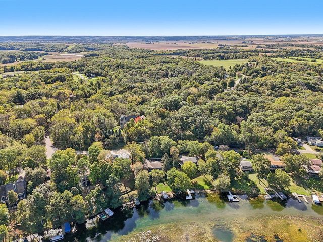 W5706 Bubbling Springs DRIVE, Elkhorn, WI 53121