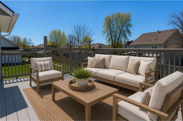 824 S Elk Lane, Bonner Springs, KS 66012
