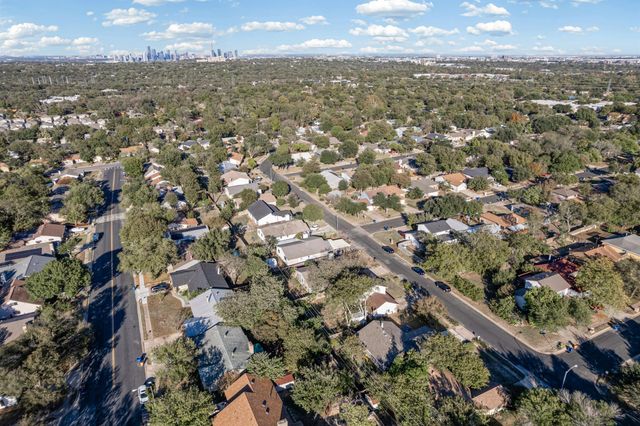 6300 Libyan DR, Austin, TX 78745